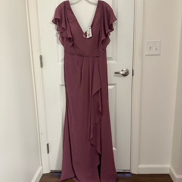 David’s bridal Flutter Sleeve Dress - Picture 4 of 6